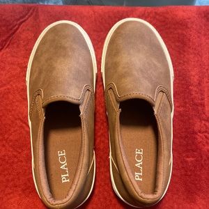 Childrens Place Boys Loafers size 1 - Tan Color
